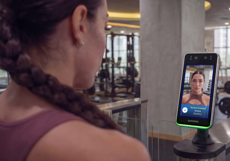 BioStar X RFID - Multi-identifiants. Un utilisateur, plusieurs façons d'entrer.